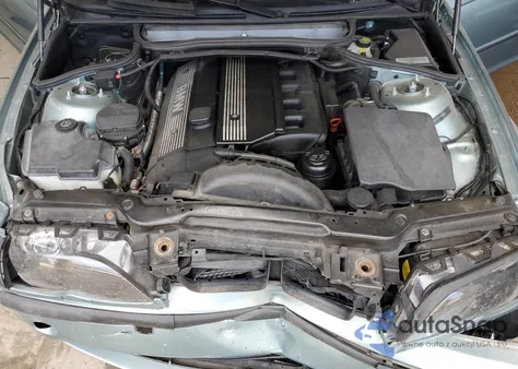 2003 BMW 325 Xi z USA, uszkodzony, nr VIN WBAEU33463PM52375